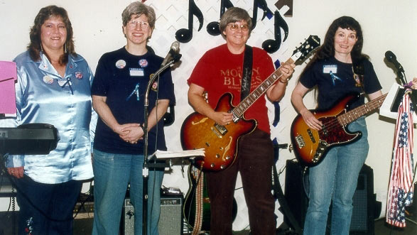 Moodyfest2001e.jpg (202545 bytes)